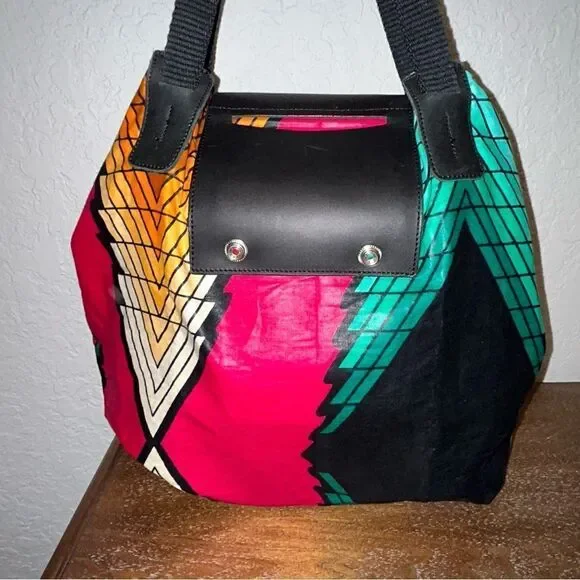 LULEA Made in Kenya Statement Tote Bag - Picture 4 of 7